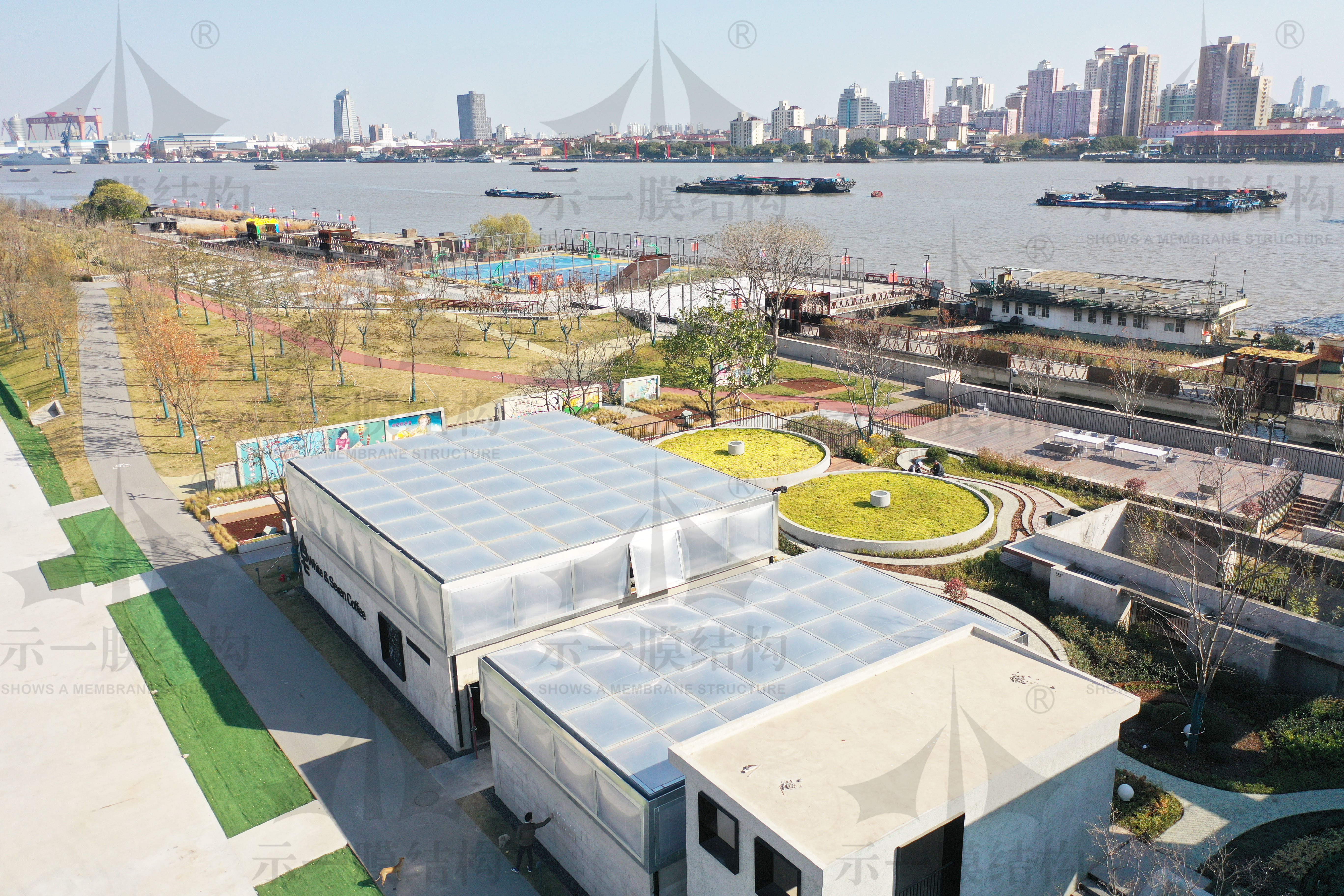 膜结构维修之出现什么情况不建议局部补丁，直接更换？